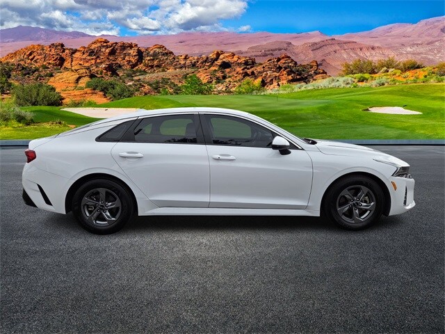 2023 Kia K5 LXS photo 3