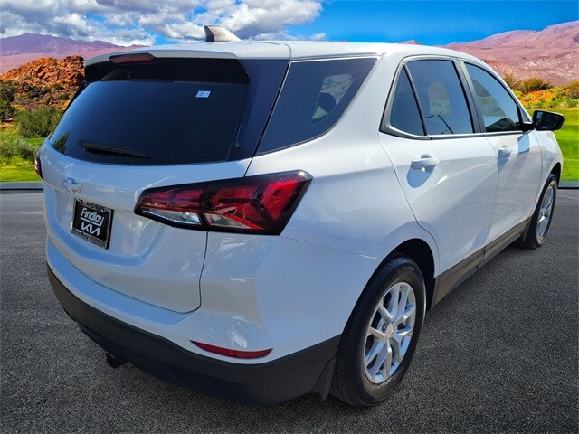 2024 Chevrolet Equinox LS photo 4