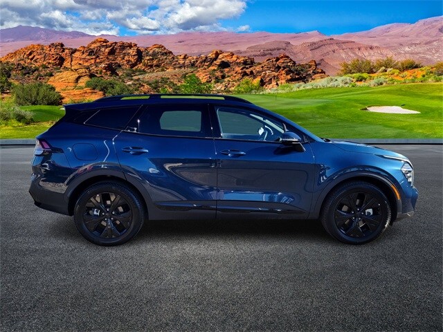 2025 Kia Sportage Plug-In Hybrid X-Line photo 3