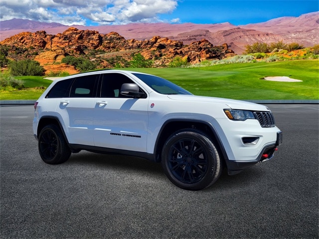 Used 2018 Jeep Grand Cherokee Trailhawk with VIN 1C4RJFLT8JC389502 for sale in Saint George, UT