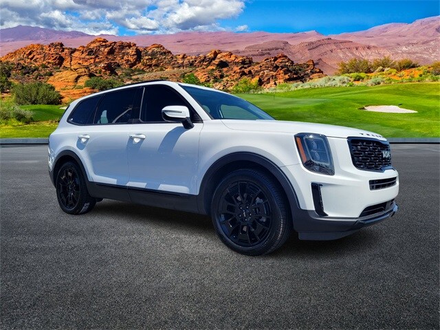 2022 Kia Telluride EX photo 2