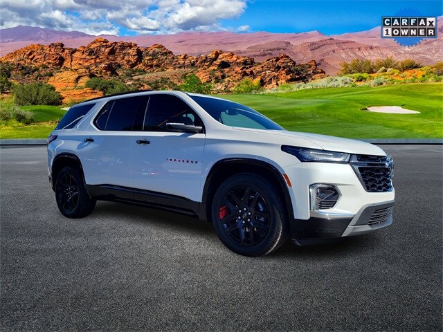 2023 Chevrolet Traverse Premier photo 2