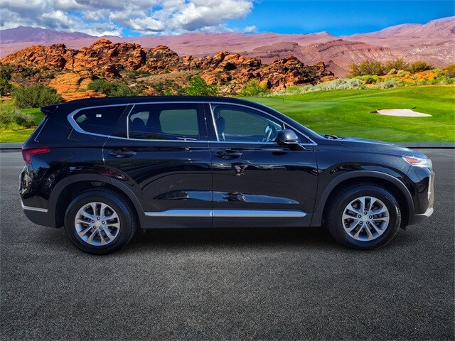 2020 Hyundai Santa Fe SEL photo 2