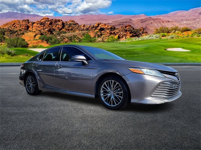 Used 2018 Toyota Camry XLE with VIN 4T1B11HK3JU038586 for sale in Saint George, UT