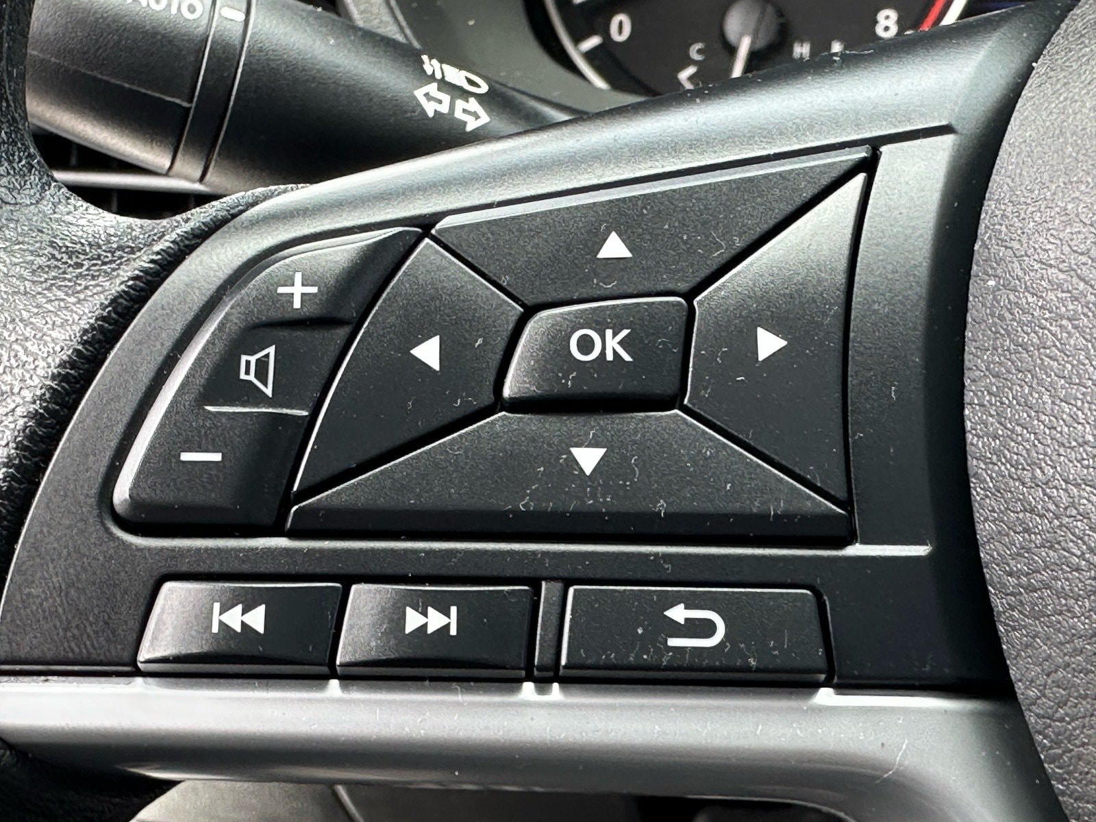 2025 Nissan Altima SV - Photo 13