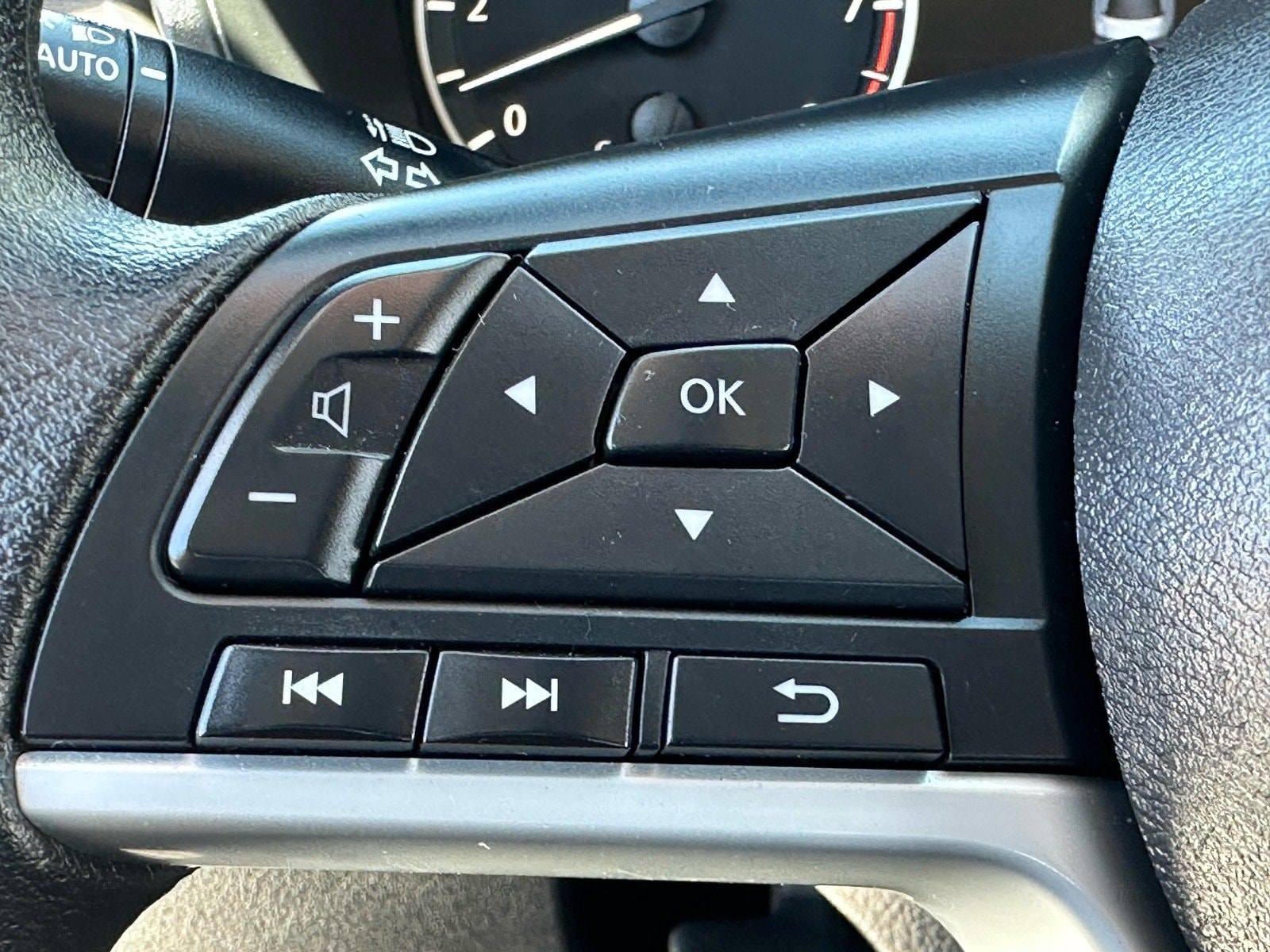 2025 Nissan Altima SV - Photo 14