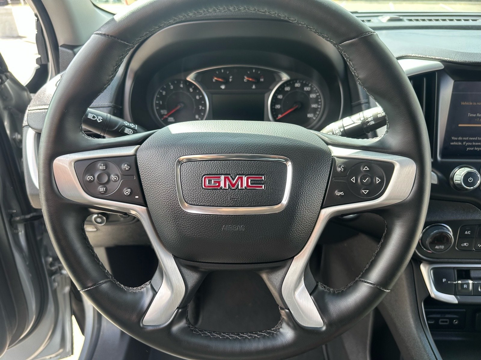2024 GMC Terrain SLT - Photo 11