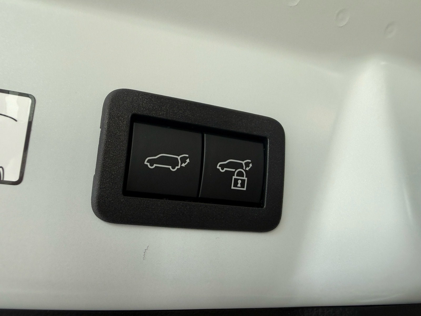 2027 Toyota Prius Plug-in Hybrid XSE Premium - Photo 27
