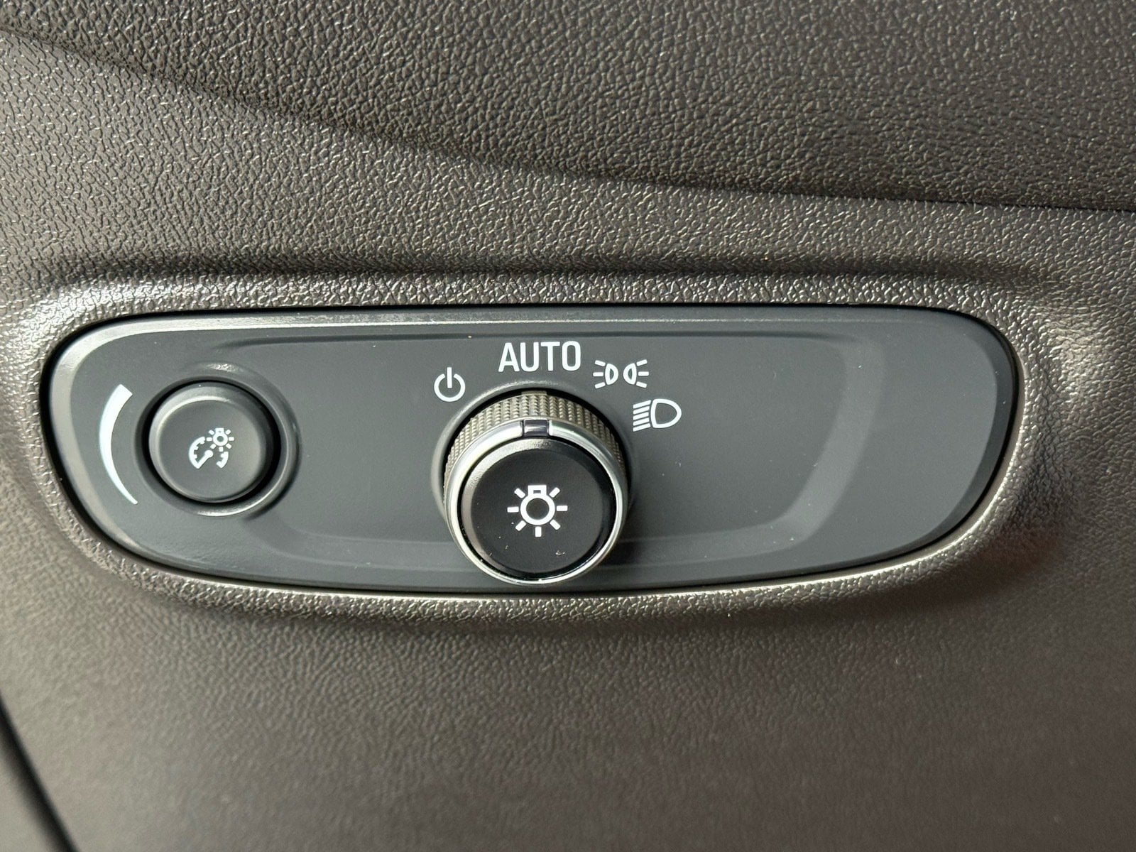 2024 Chevrolet Equinox LT - Photo 24