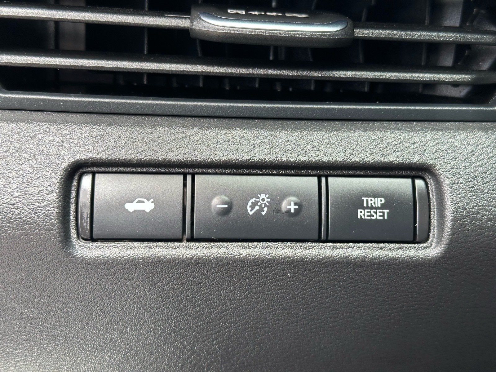 2025 Nissan Altima SV - Photo 22
