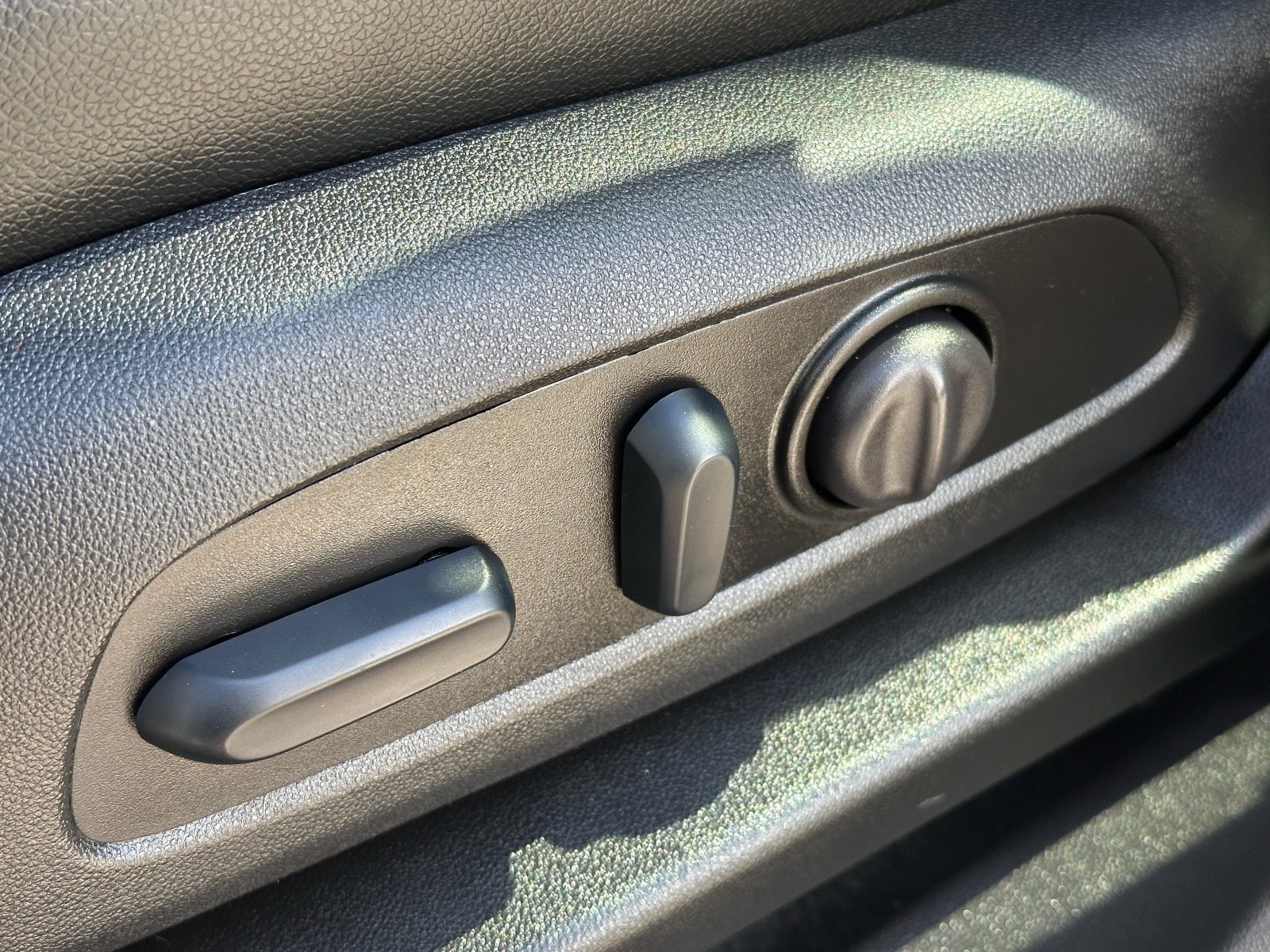 2024 GMC Terrain SLT - Photo 27