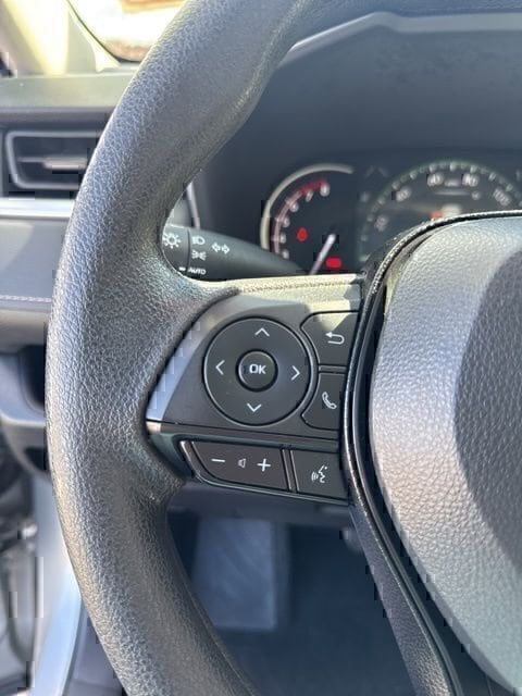 2025 Toyota RAV4 XLE - Photo 24