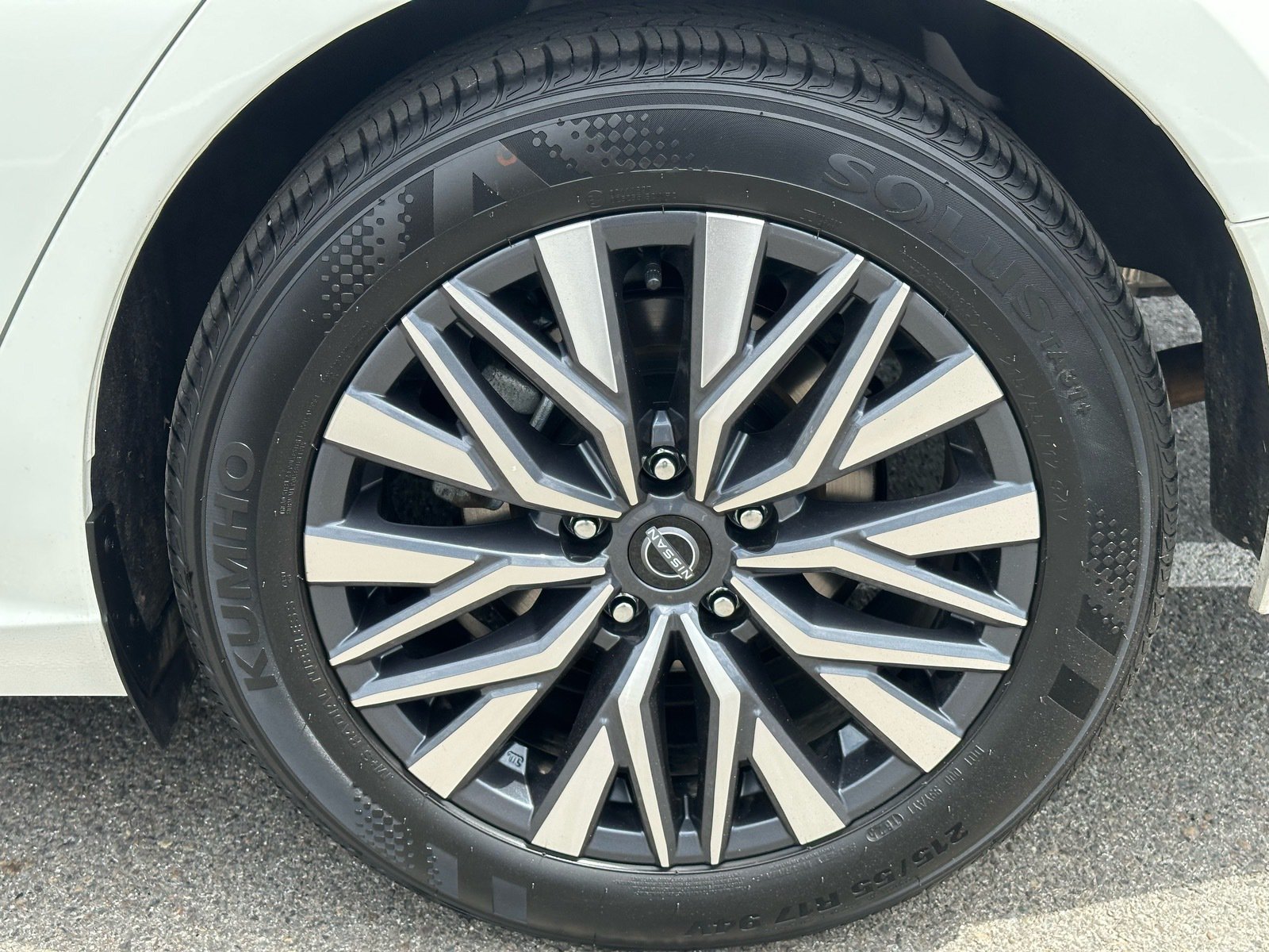 2025 Nissan Altima SV - Photo 29