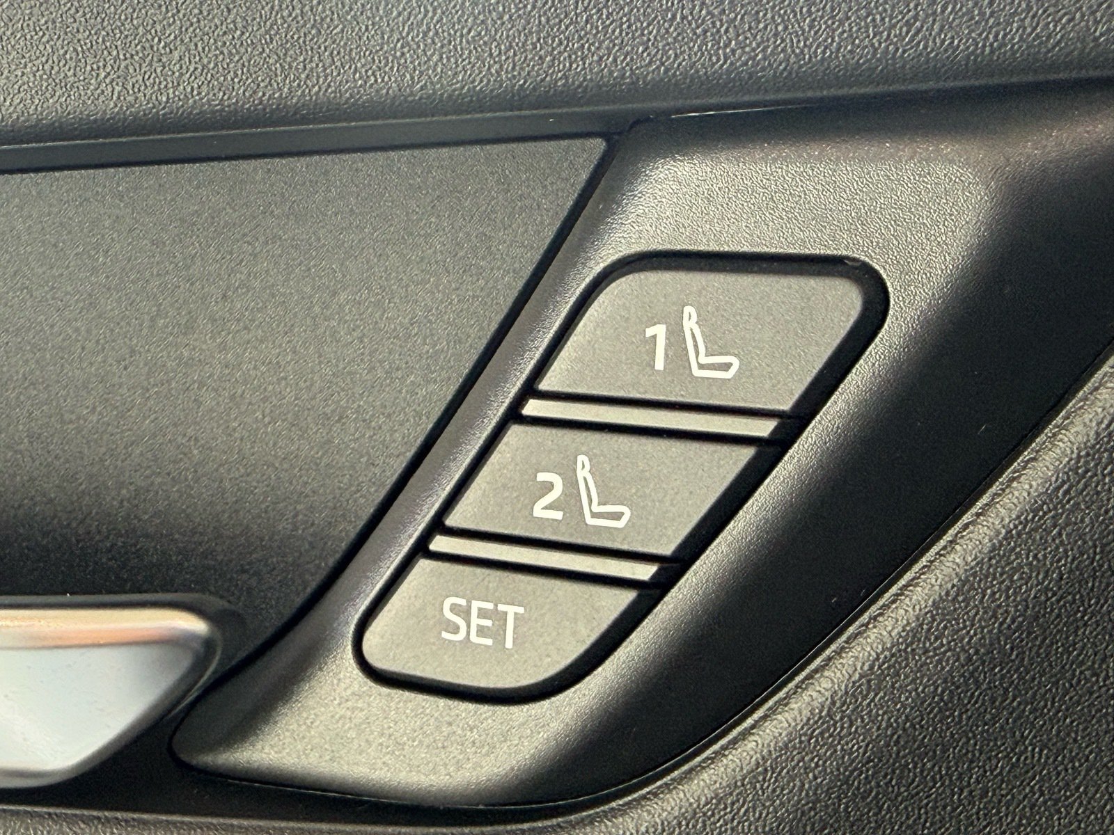 2027 Toyota Prius Plug-in Hybrid XSE Premium - Photo 20