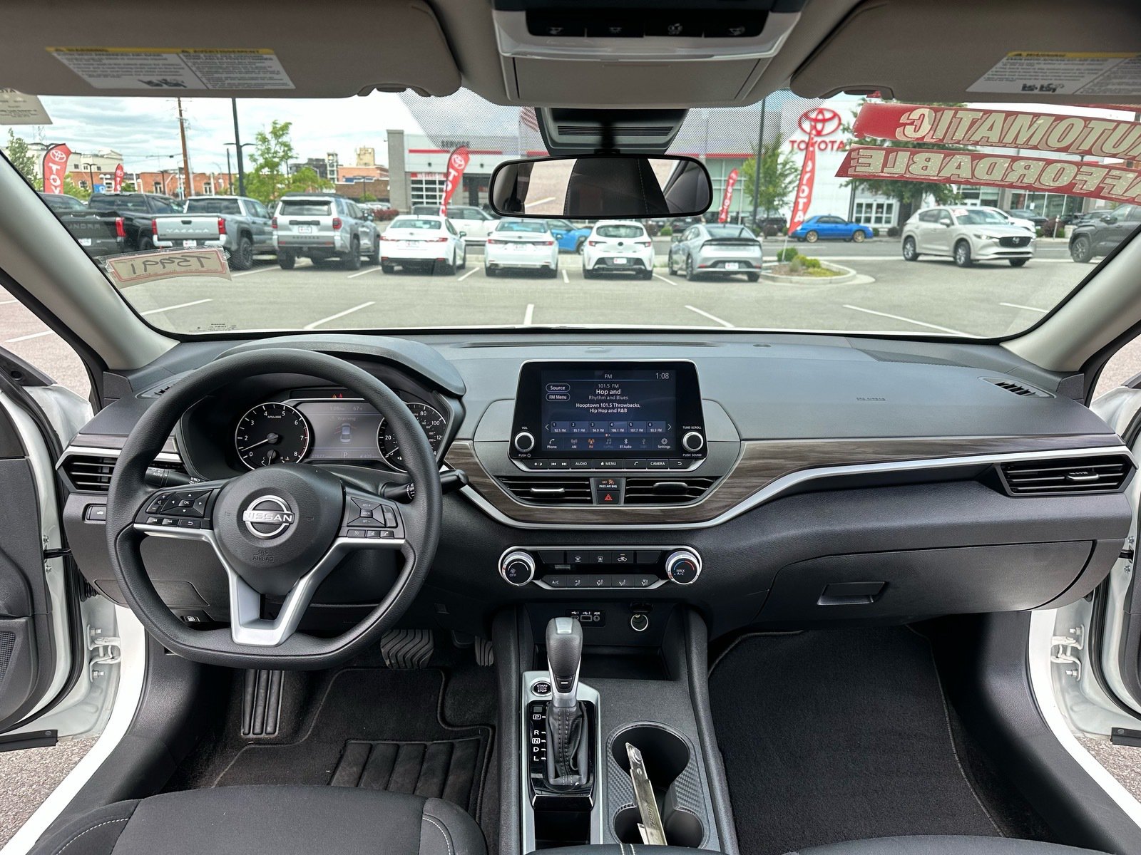 2025 Nissan Altima SV - Photo 11