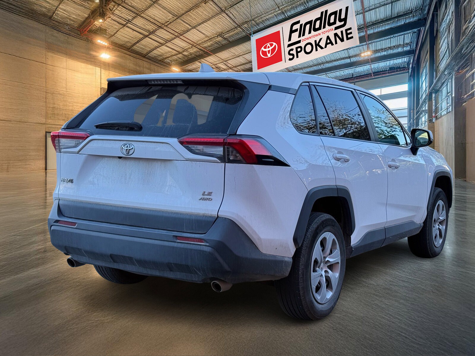 2022 Toyota RAV4 LE photo 2