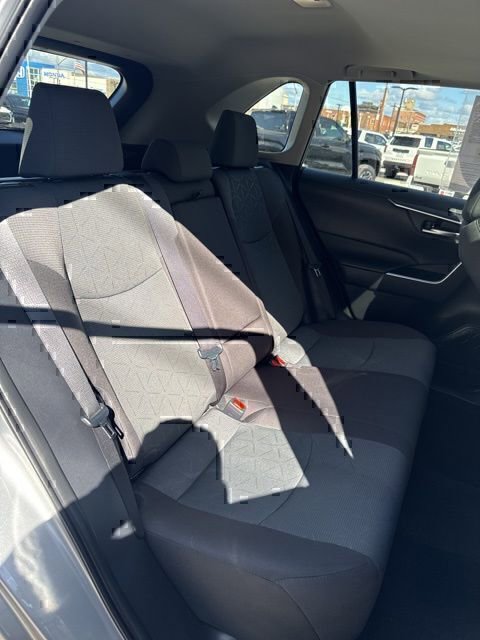 2025 Toyota RAV4 XLE - Photo 10