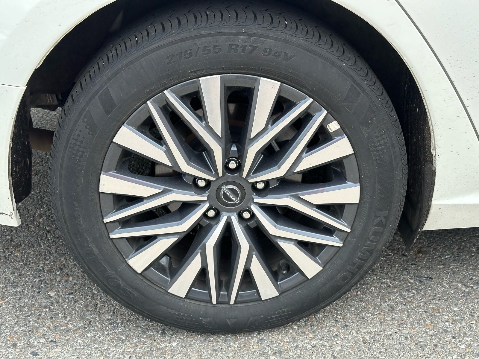 2025 Nissan Altima SV - Photo 13