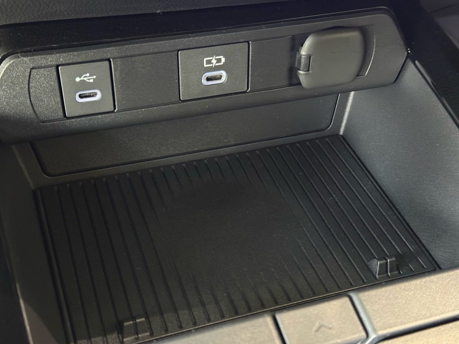 2027 Toyota Prius Plug-in Hybrid XSE Premium - Photo 17