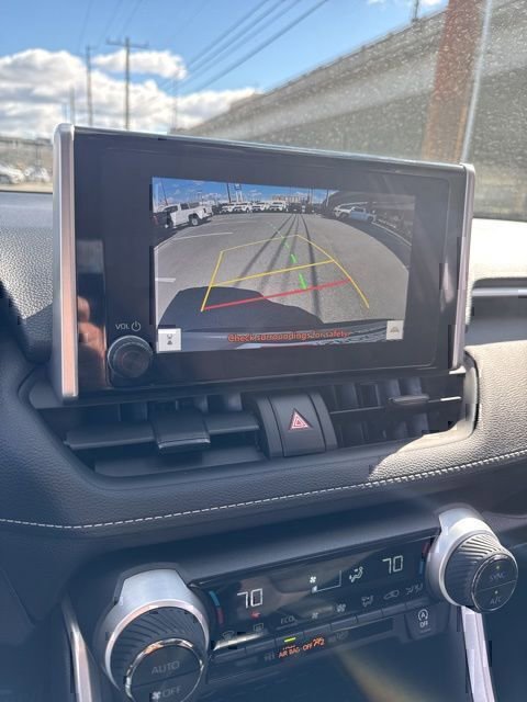 2025 Toyota RAV4 XLE - Photo 27