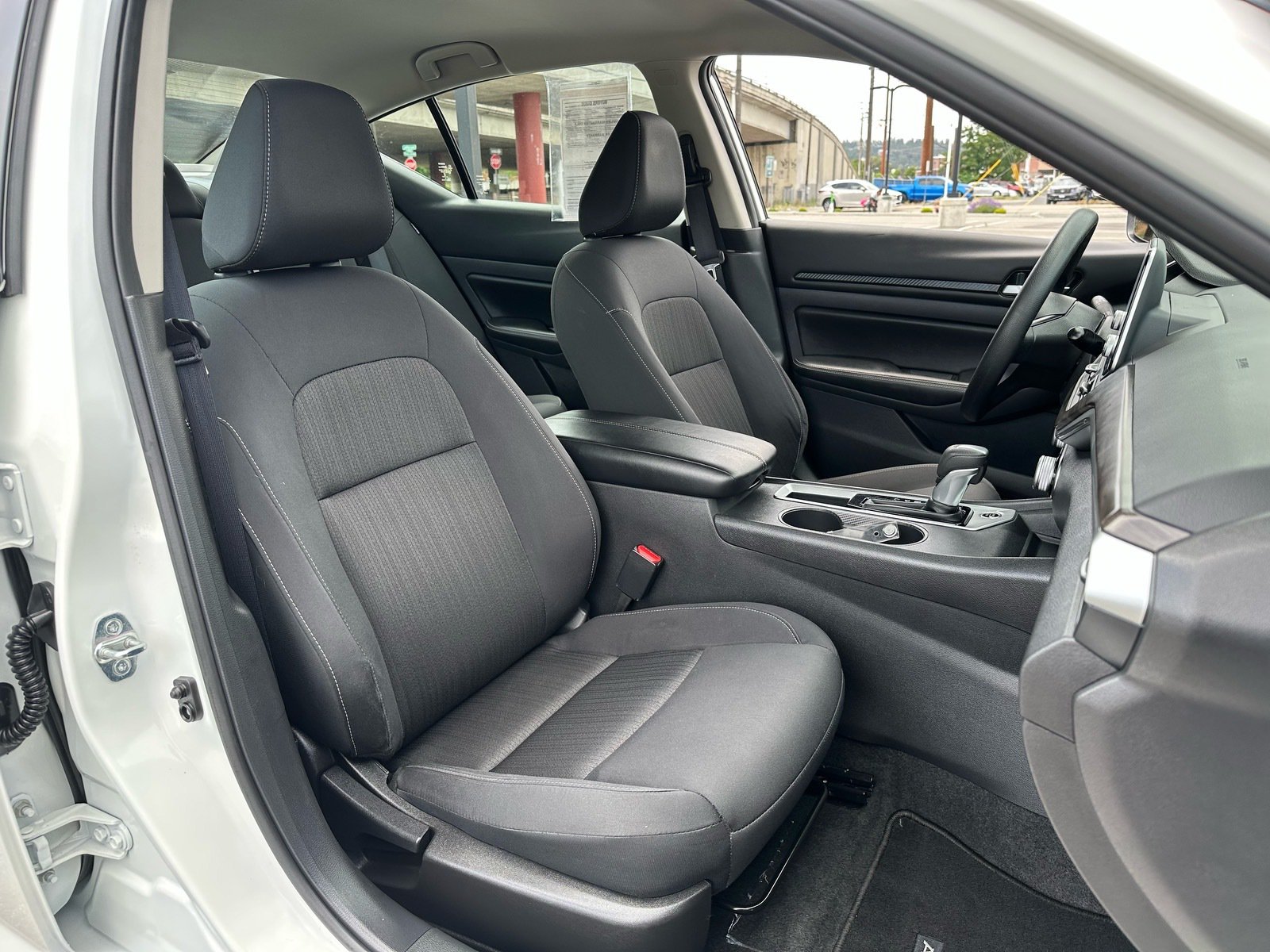 2025 Nissan Altima SV - Photo 10