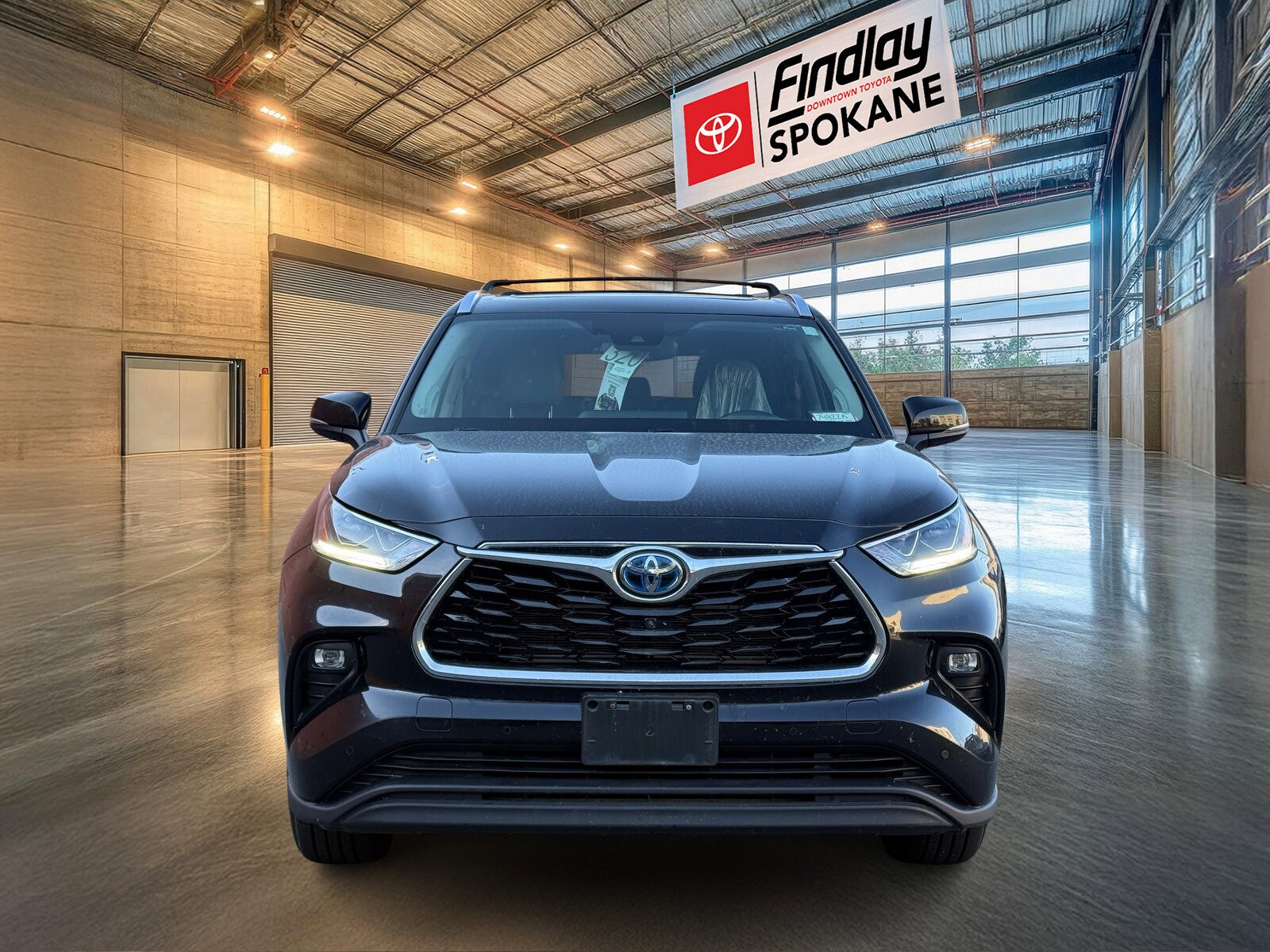 2021 Toyota Highlander Hybrid Limited photo 2