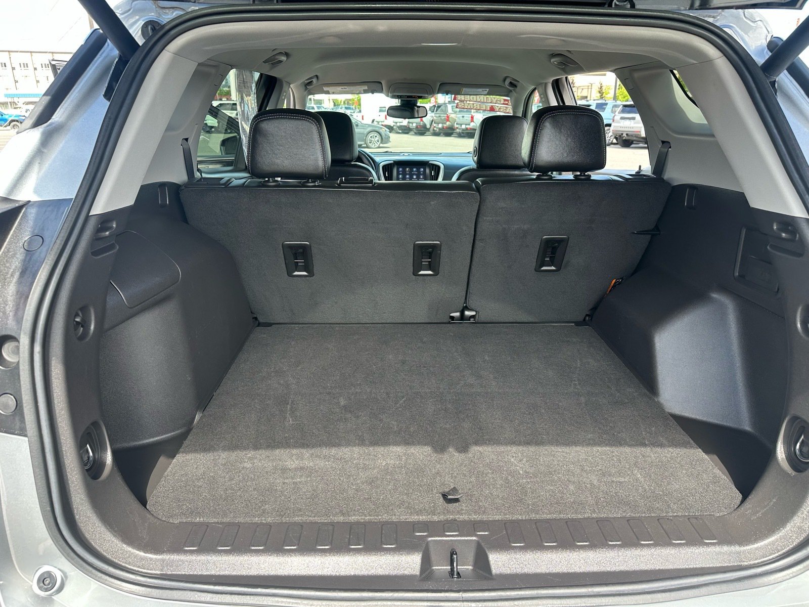 2024 GMC Terrain SLT - Photo 30