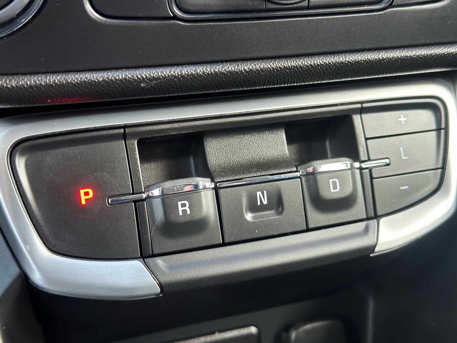 2024 GMC Terrain SLT - Photo 18