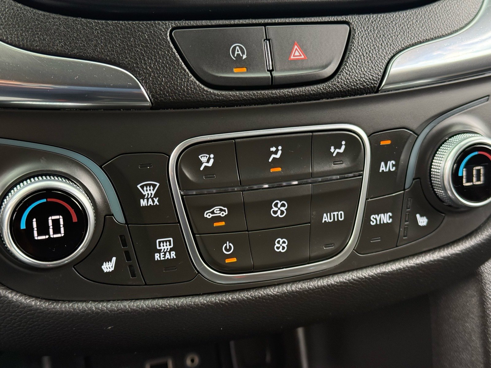 2024 Chevrolet Equinox LT - Photo 17
