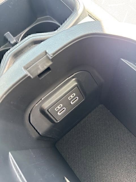 2025 Toyota RAV4 XLE - Photo 29