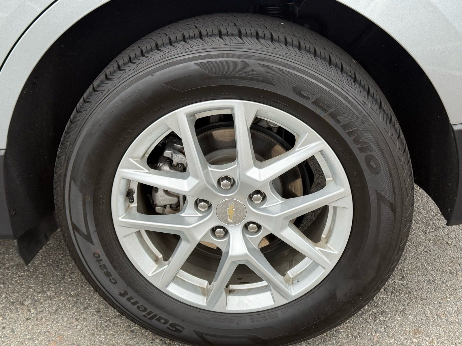 2024 Chevrolet Equinox LT - Photo 32