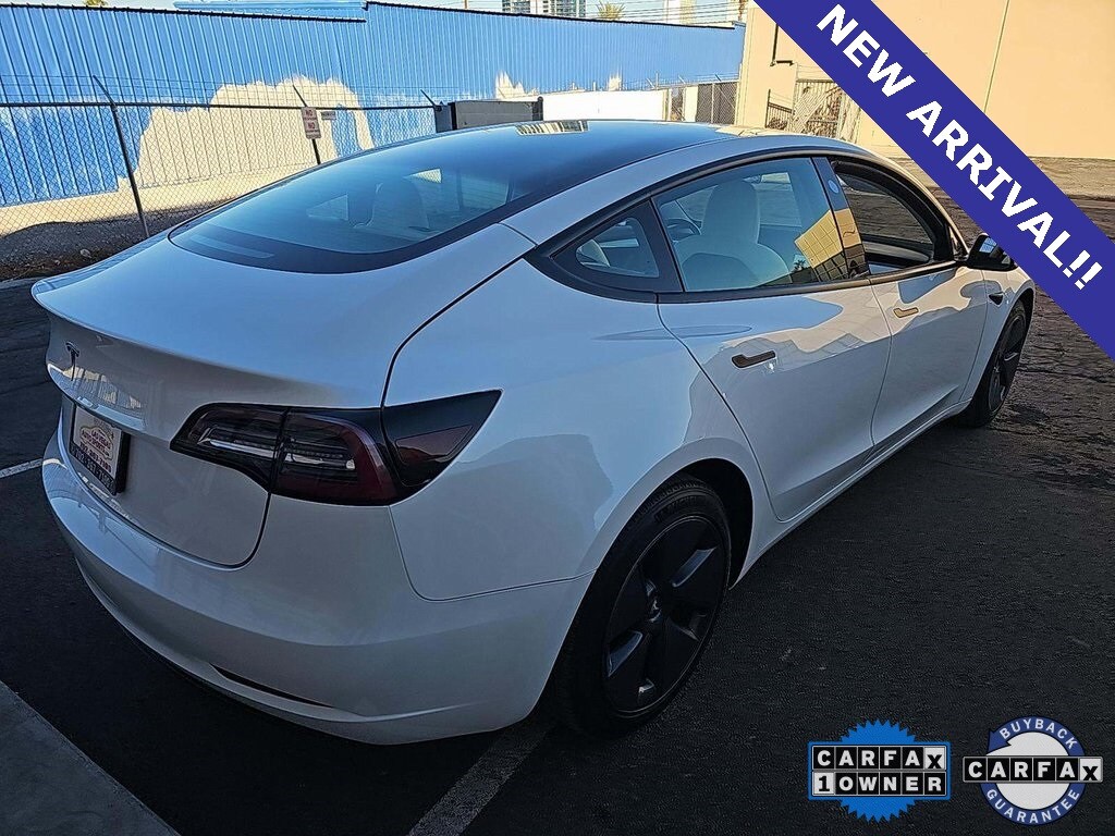 2023 Tesla Model 3 photo 3