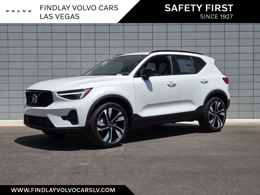 2026 Volvo XC40 B5 Ultra Dark AWD's photo
