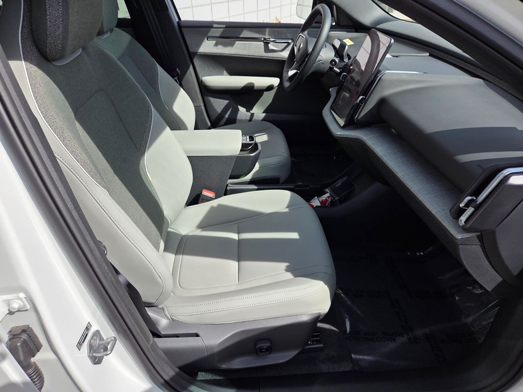 2026 Volvo EX30 Ultra - Photo 19