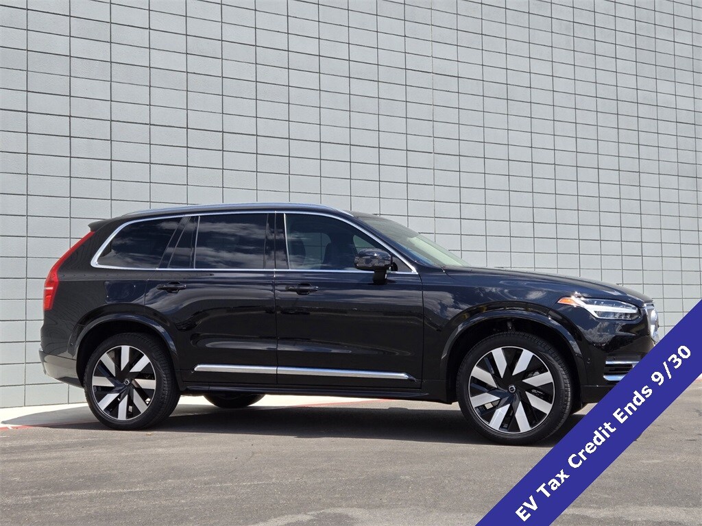 2025 Volvo XC90 T8 Plus photo 3