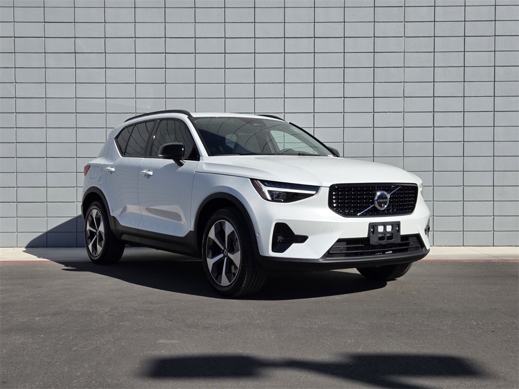 New 2026 Volvo XC40 B5 Plus SUV