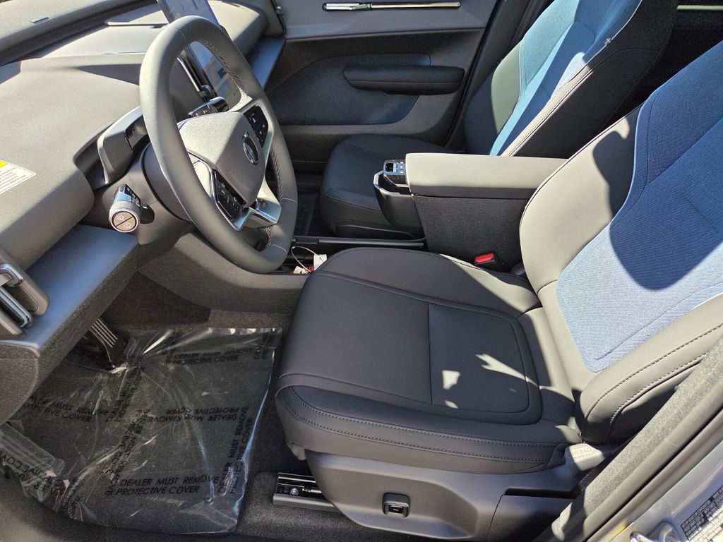 2026 Volvo EX30 Ultra - Photo 9