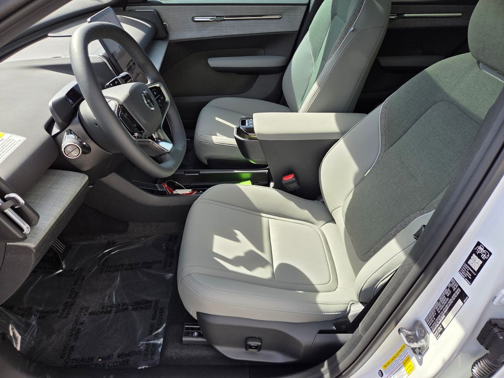 2026 Volvo EX30 Ultra - Photo 9