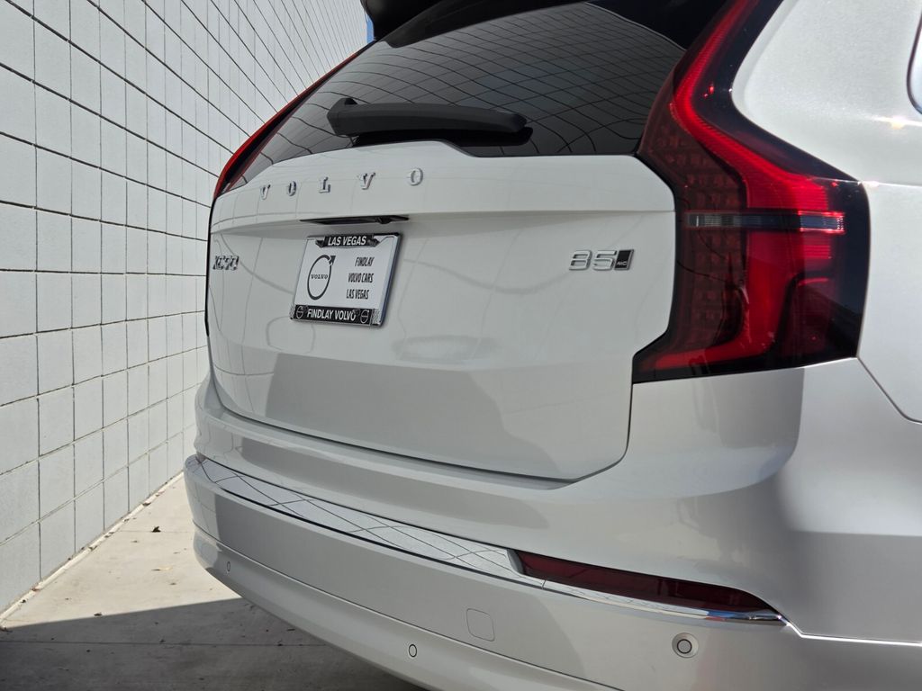 2026 Volvo XC90 Core - Photo 8