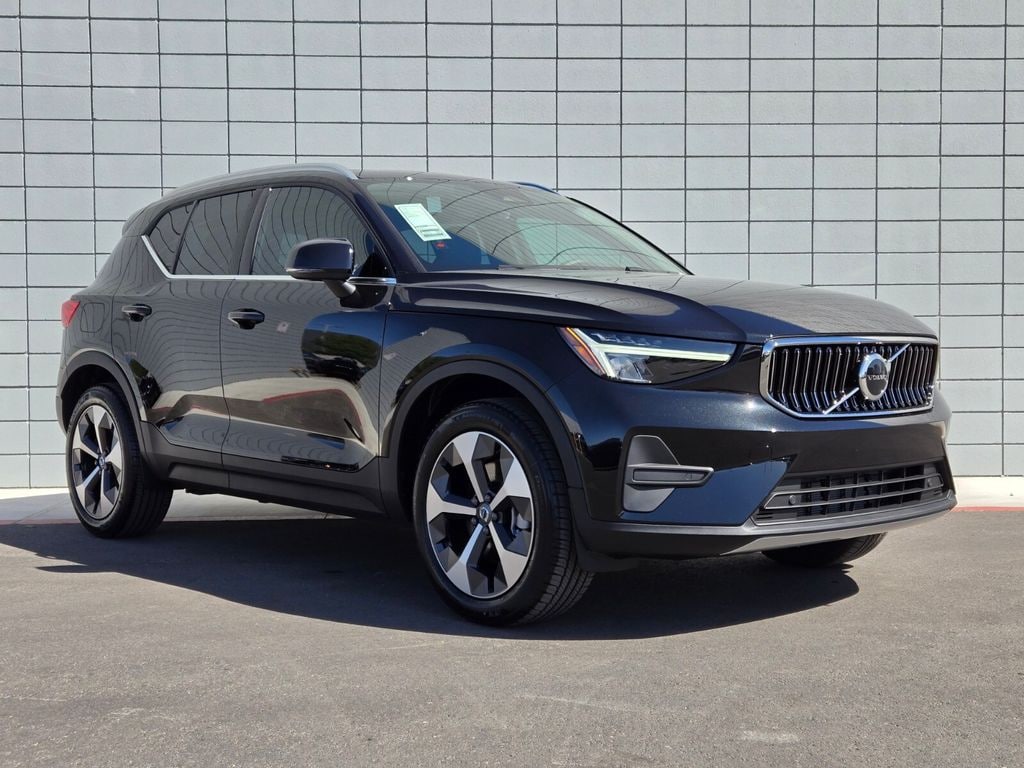 New 2025 Volvo XC40 B5 Core Bright Theme SUV