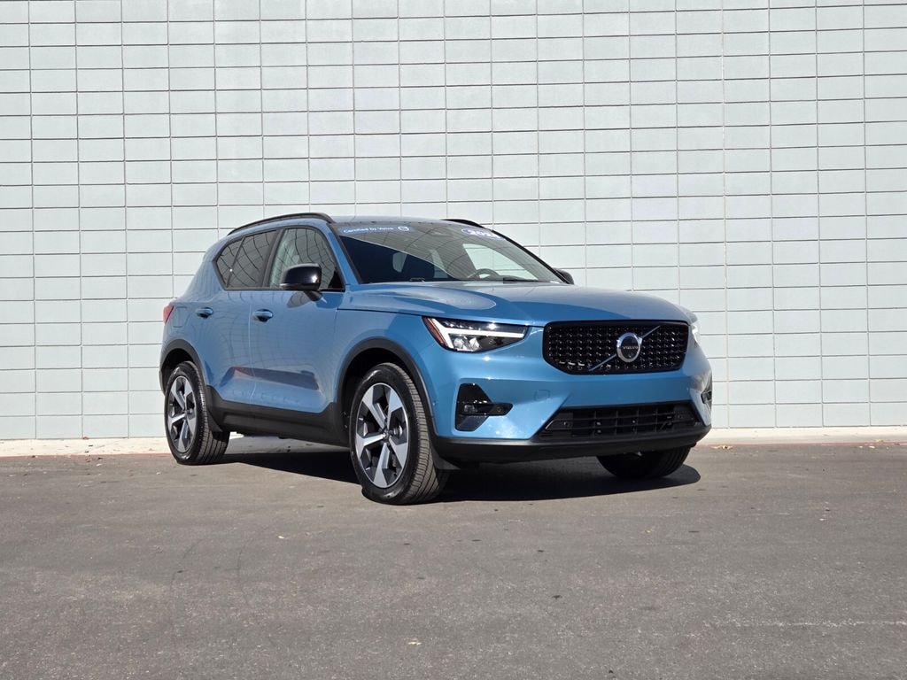 Certified 2025 Volvo XC40 B5 Plus Dark Theme SUV