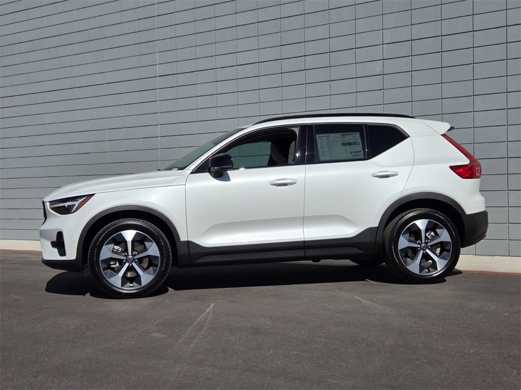 New 2026 Volvo XC40 B5 Plus SUV