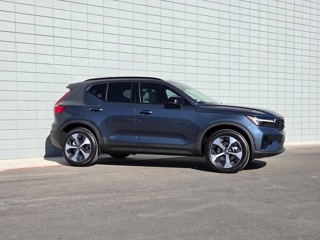 New 2026 Volvo XC40 B4 Plus SUV