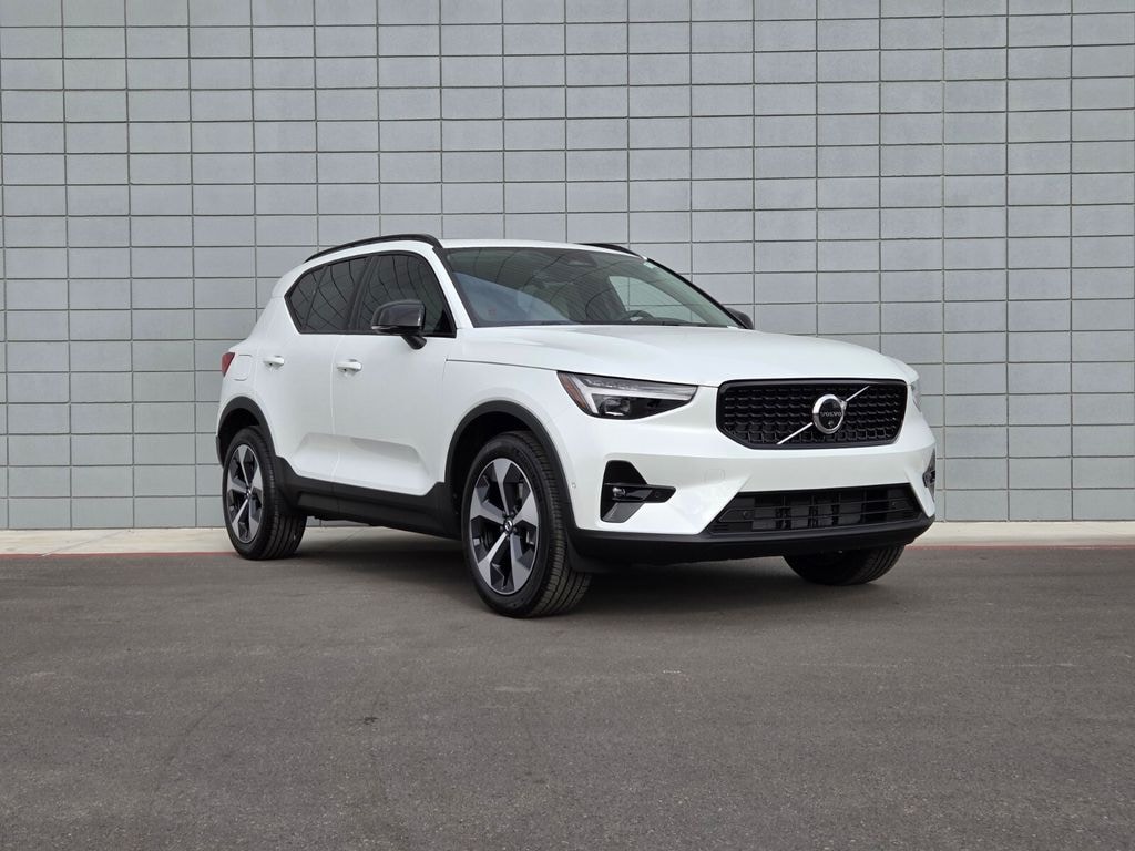 New 2026 Volvo XC40 B5 Plus SUV