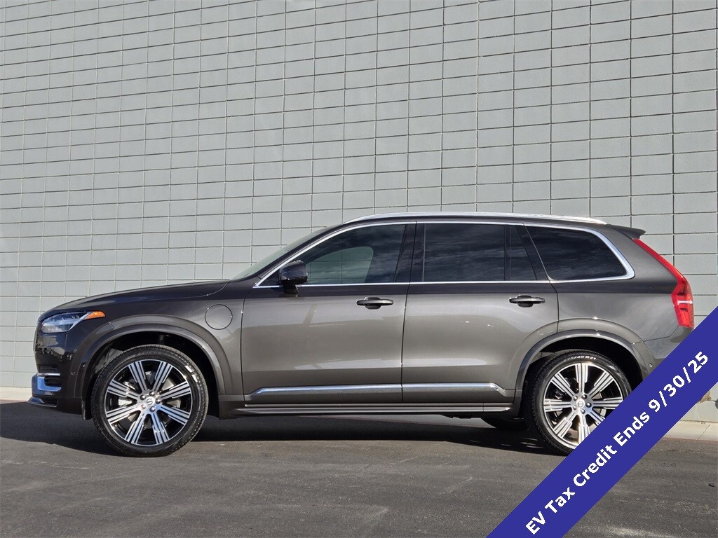 2025 Volvo XC90 T8 photo 2