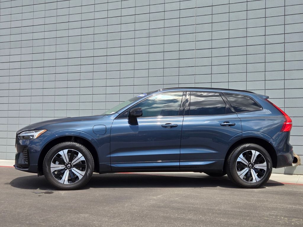 Used 2025 Volvo XC60 Core with VIN YV4H60RJ6S1002536 for sale in Las Vegas, NV