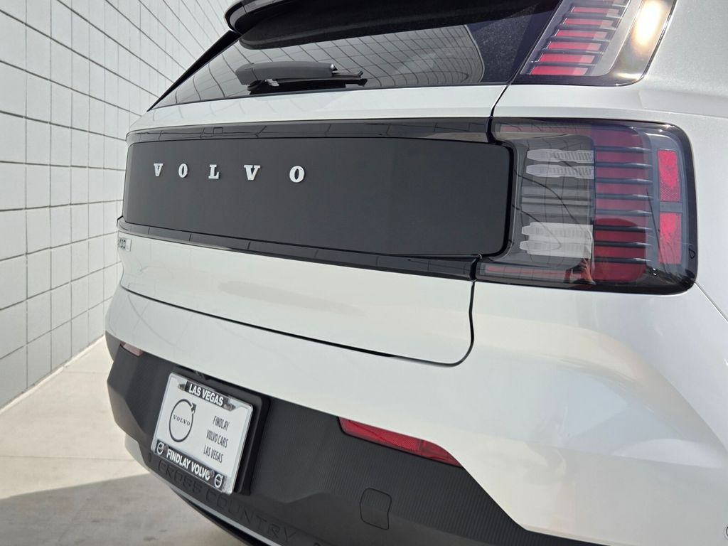 2026 Volvo EX30 Ultra - Photo 8