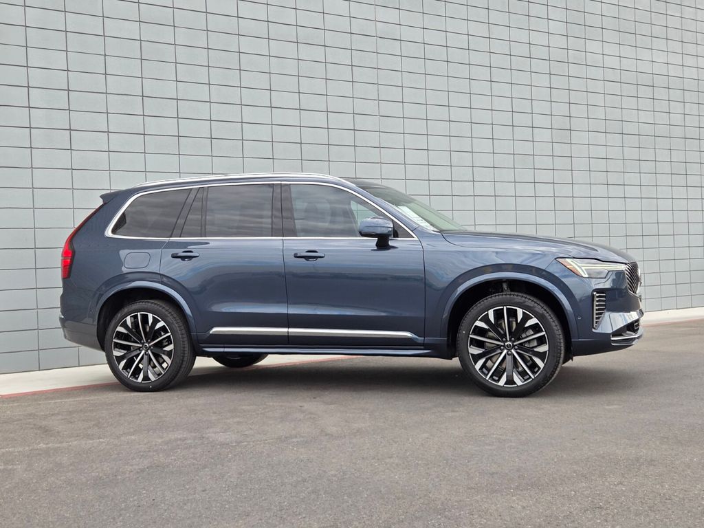 2026 Volvo XC90 Plus - Photo 7