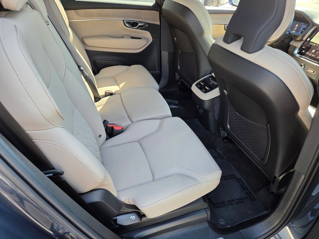 2026 Volvo XC90 Plus - Photo 21