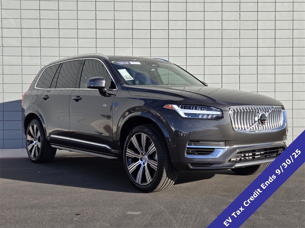 2025 Volvo XC90 T8 photo 3